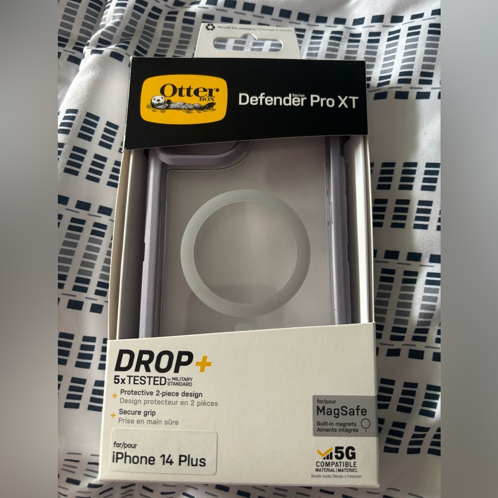 iPhone 15 plus and iPhone 14 plus Defender Series XT Clear for MagSafe
